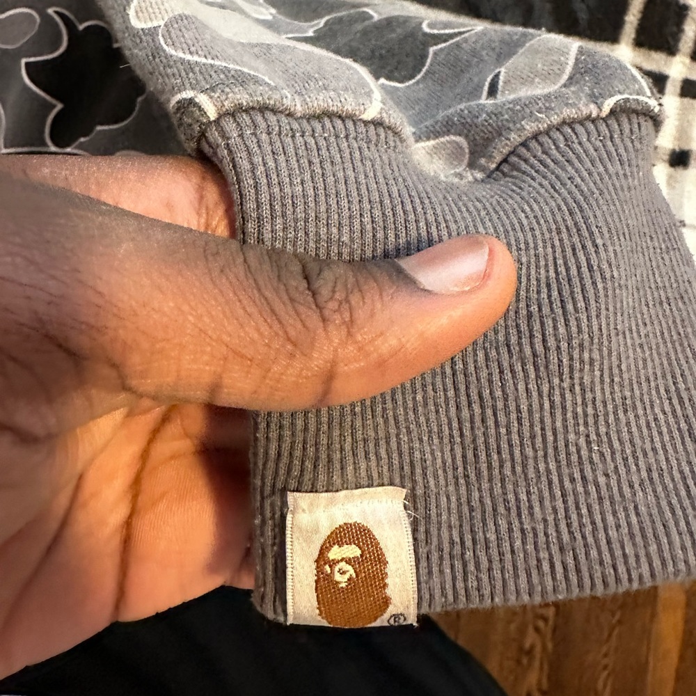 Size : Large black BAPE fullzip hoodie
